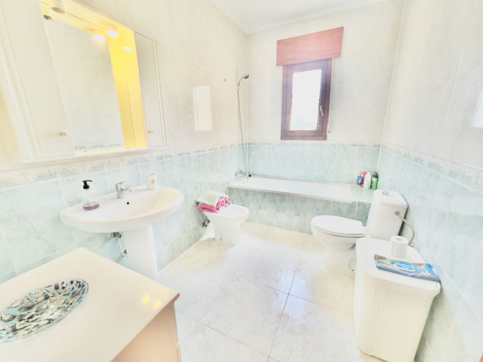 Image No.17-5 Bed Villa for sale