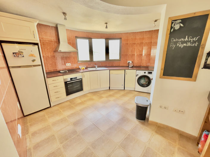 Image No.2-5 Bed Villa for sale