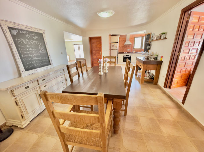 Image No.3-5 Bed Villa for sale