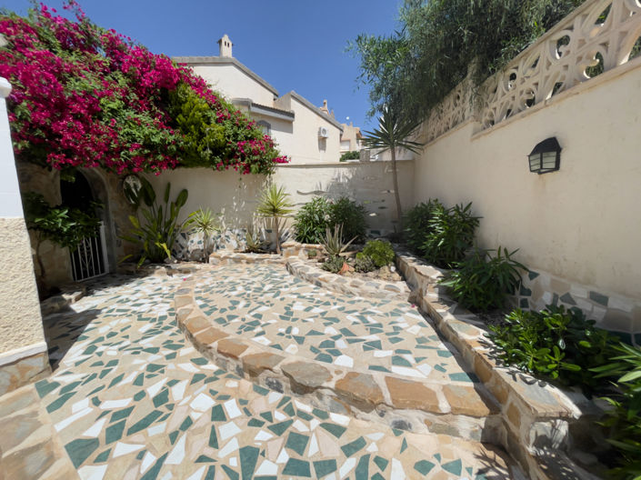 Image No.33-5 Bed Villa for sale