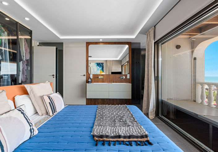 Image No.17-6 Bed Townhouse for sale