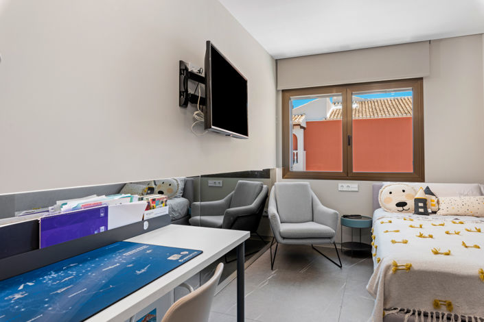 Image No.20-6 Bed Townhouse for sale