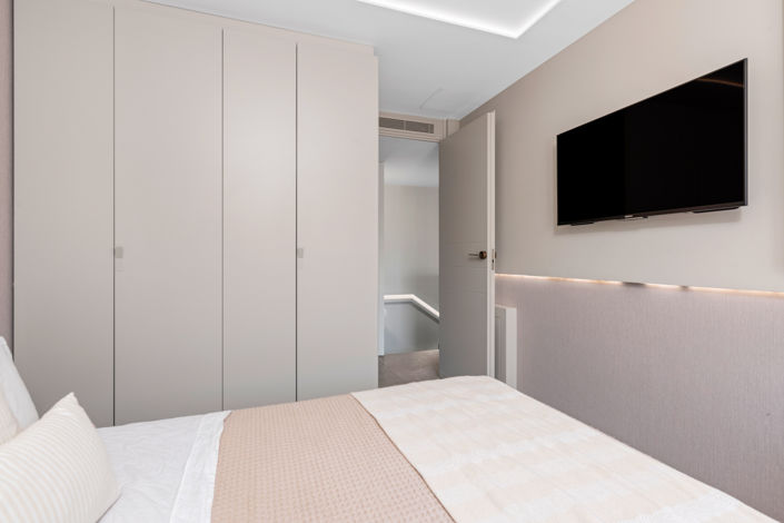 Image No.22-6 Bed Townhouse for sale