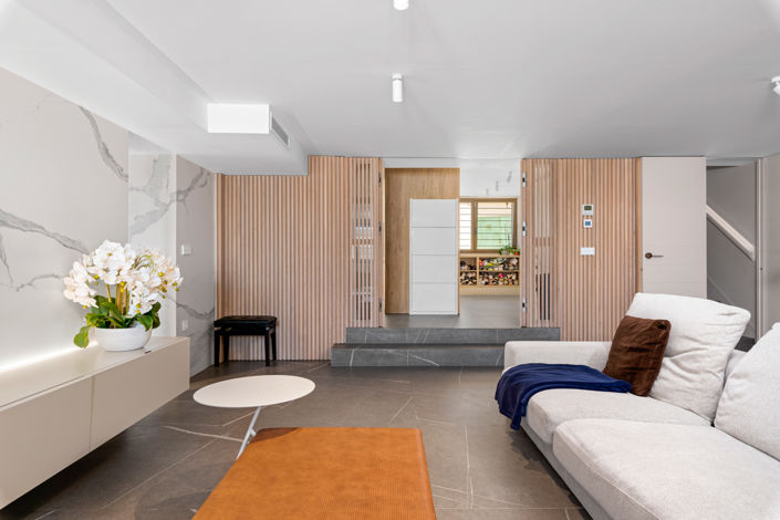 Image No.25-6 Bed Townhouse for sale