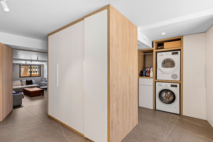 Image No.27-6 Bed Townhouse for sale