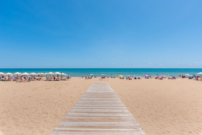 Image No.43-6 Bed Townhouse for sale