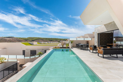 5 Bed Villa for sale