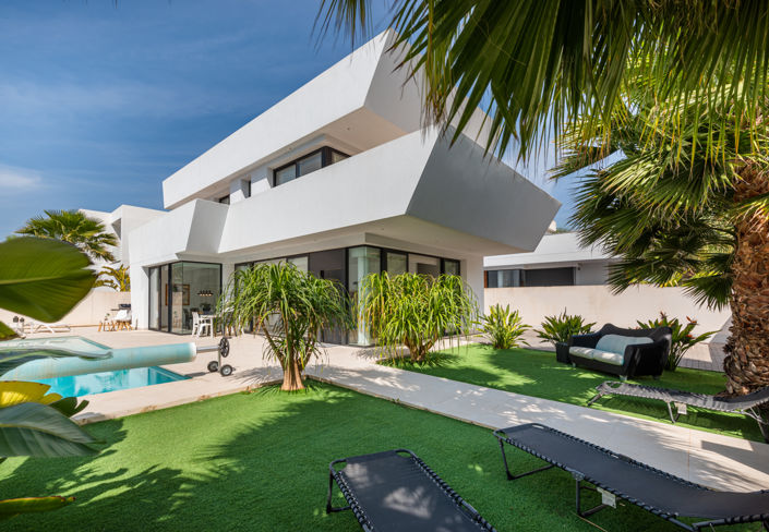 Image No.1-Villa de 4 chambres à vendre à Alicante
