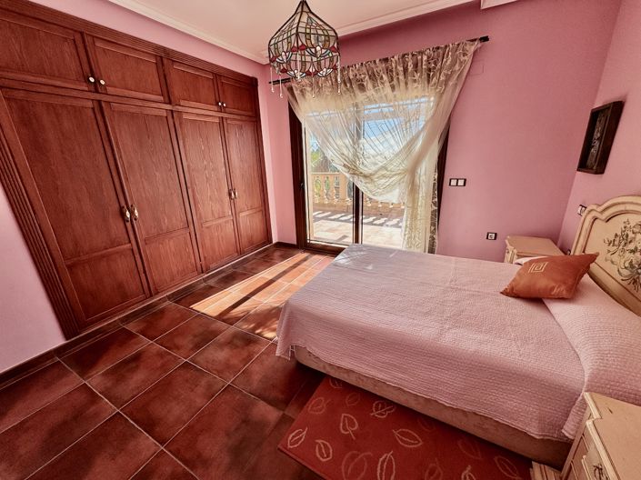 Image No.19-4 Bed Finca for sale