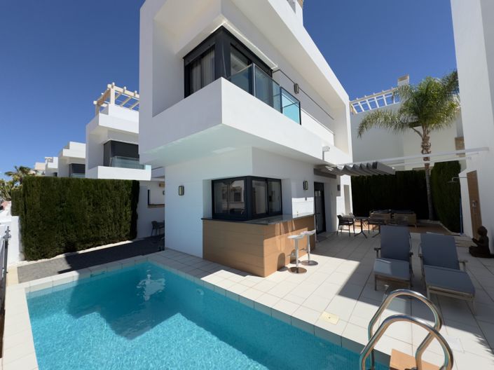 Image No.1-Villa de 3 chambres à vendre à Alicante