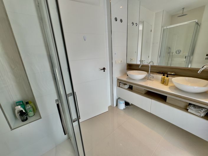 Image No.16-3 Bed Villa for sale