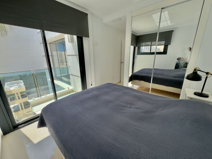 Image No.17-3 Bed Villa for sale