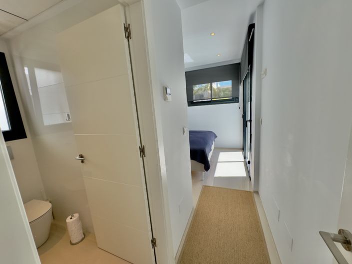 Image No.19-3 Bed Villa for sale