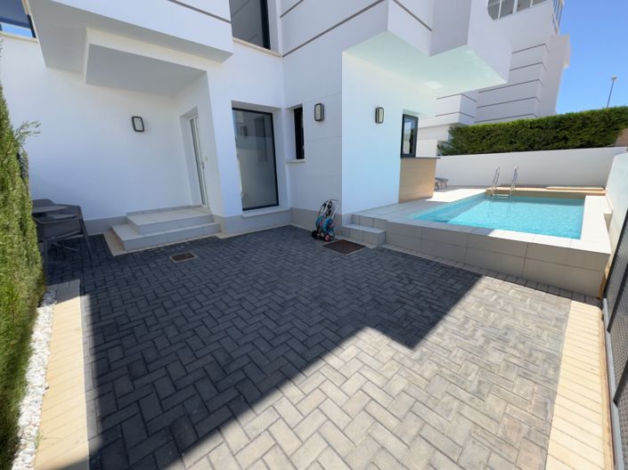 Image No.28-3 Bed Villa for sale