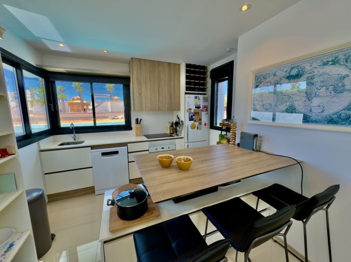 Image No.3-3 Bed Villa for sale