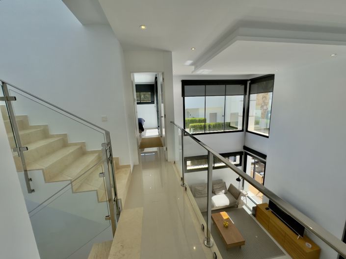 Image No.7-3 Bed Villa for sale