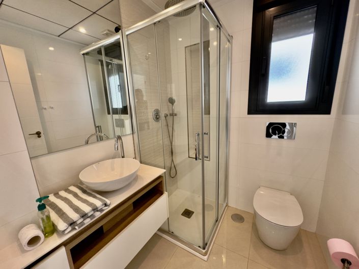 Image No.8-3 Bed Villa for sale