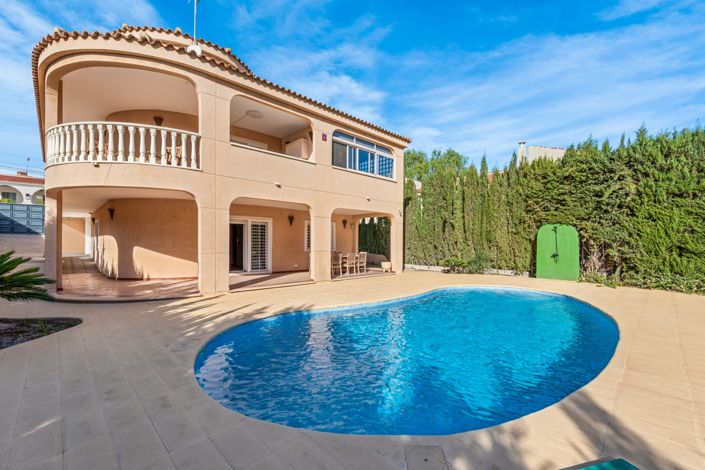 Image No.1-Villa de 4 chambres à vendre à Torrevieja