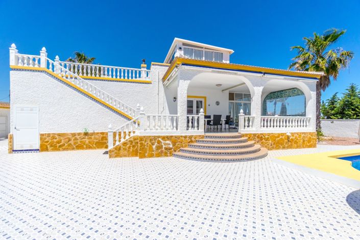 Image No.1-3 Bed Villa for sale