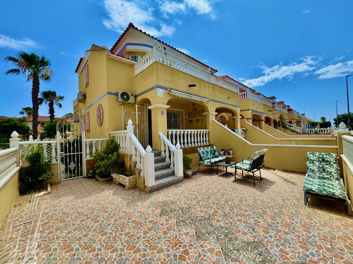 Image No.1-3 Bed Villa for sale