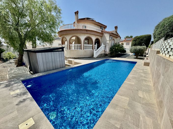 Image No.1-3 Bed Villa for sale