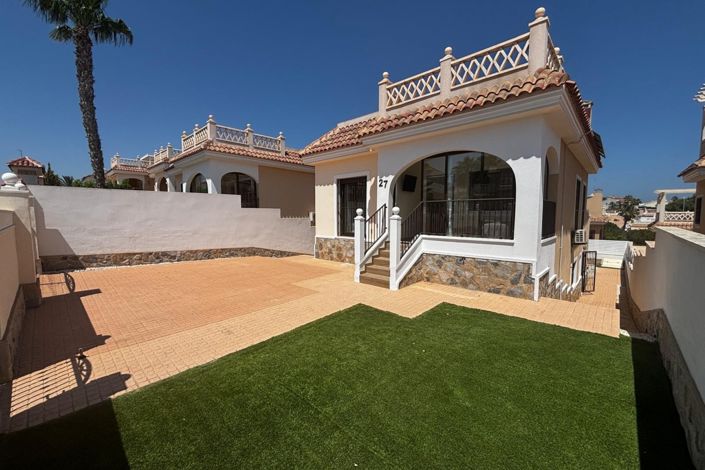Image No.1-Villa de 5 chambres à vendre à Alicante