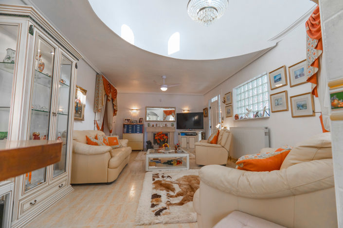 Image No.10-5 Bed Villa for sale