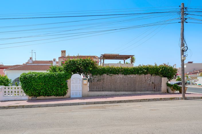 Image No.1-3 Bed Property for sale