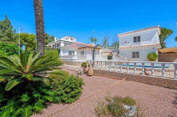 Image No.1-3 Bed Villa for sale
