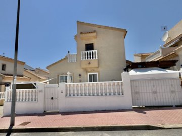 Villa de 3 chambres à vendre à Alicante