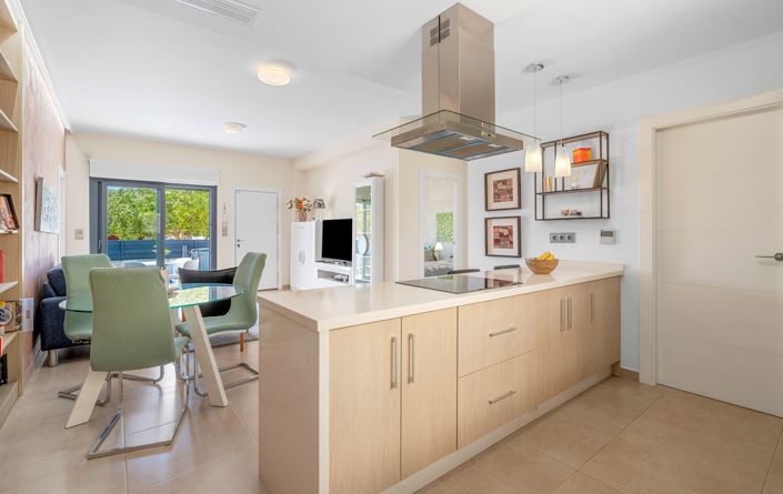 Image No.14-3 Bed Townhouse for sale