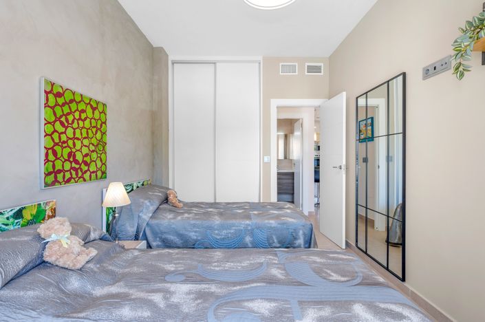 Image No.25-3 Bed Townhouse for sale