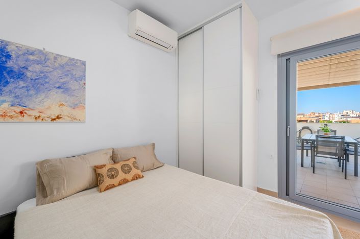 Image No.30-3 Bed Townhouse for sale