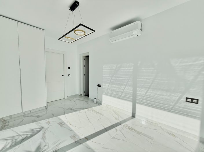 Image No.15-4 Bed Villa for sale