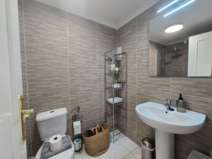 Image No.21-2 Bed Apartment for sale