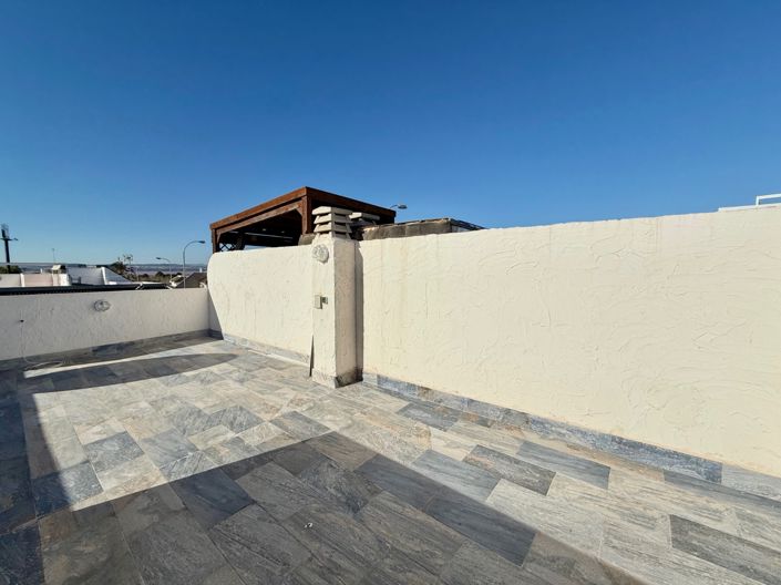 Image No.20-2 Bed Semi-Detached for sale