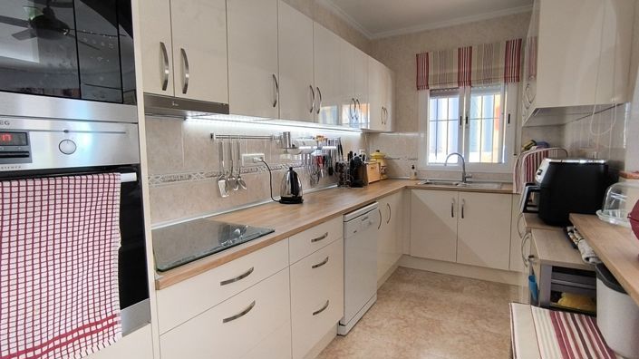 Image No.8-3 Bed Villa for sale