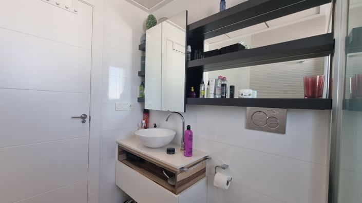 Image No.28-3 Bed Townhouse for sale