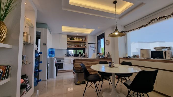 Image No.11-3 Bed Townhouse for sale