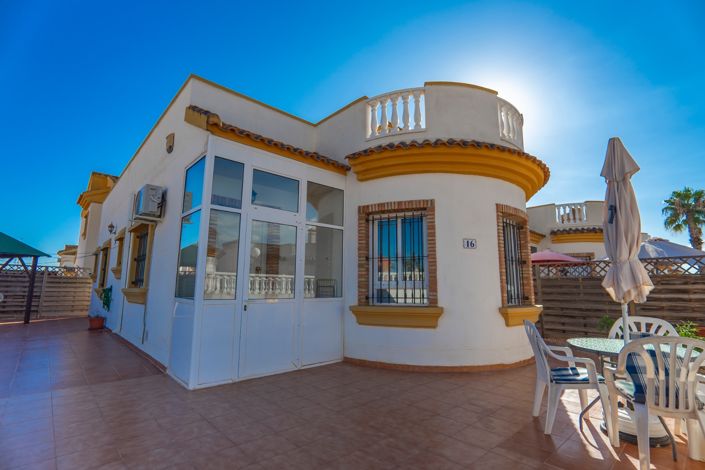 Image No.1-Villa de 2 chambres à vendre à Guardamar del Segura