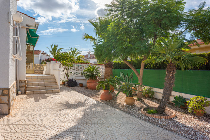 Image No.28-3 Bed Villa for sale