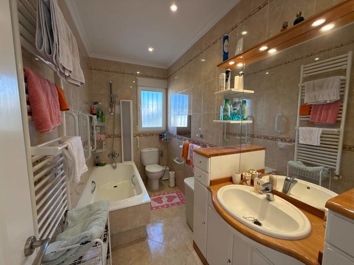 Image No.18-3 Bed Villa for sale