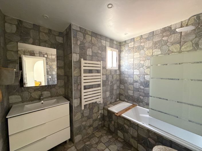 Image No.8-4 Bed Apartment for sale