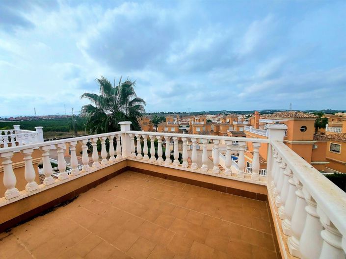 Image No.19-3 Bed Villa for sale