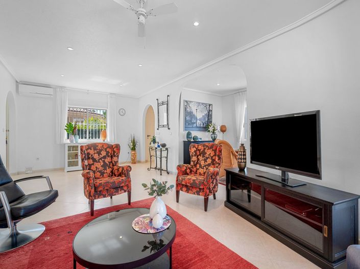 Image No.20-3 Bed Villa for sale