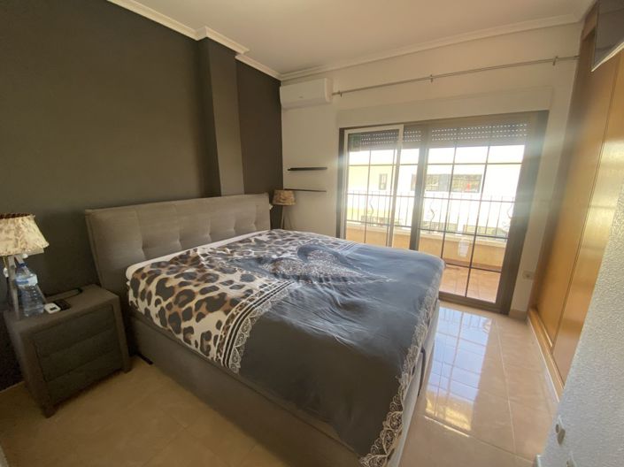 Image No.14-3 Bed Townhouse for sale