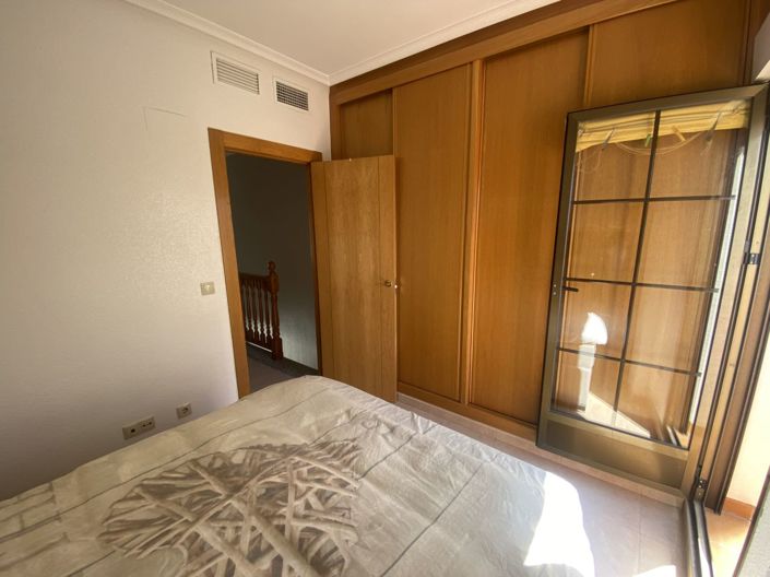 Image No.18-3 Bed Townhouse for sale