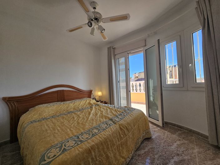 Image No.16-2 Bed Townhouse for sale