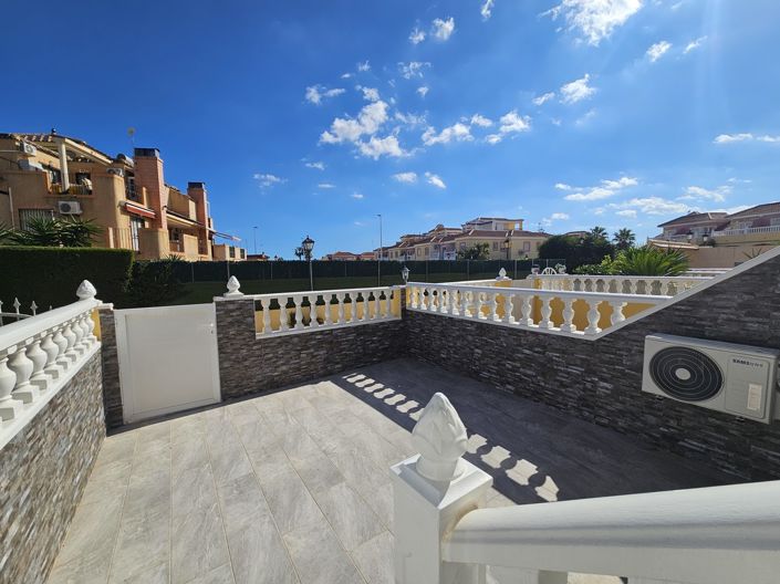 Image No.2-2 Bed Townhouse for sale