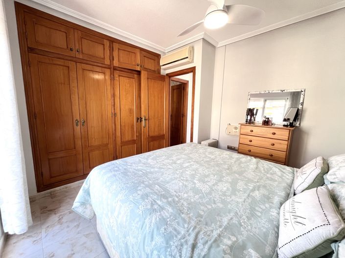 Image No.19-2 Bed Townhouse for sale